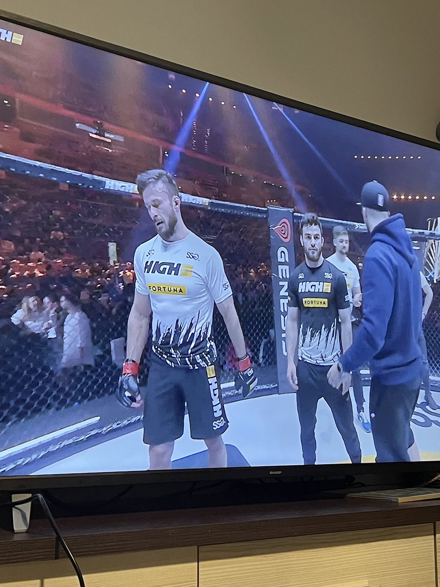 tecekcsgo's tweet photo. Congrats @paszaBiceps https://t.co/RY5KFkfzH3