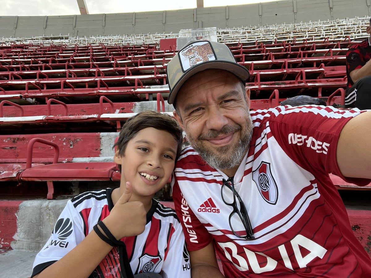 sebasrey74's tweet photo. #FotoMonumental Vamos River Carajo!!! https://t.co/1XC6wIb6gG