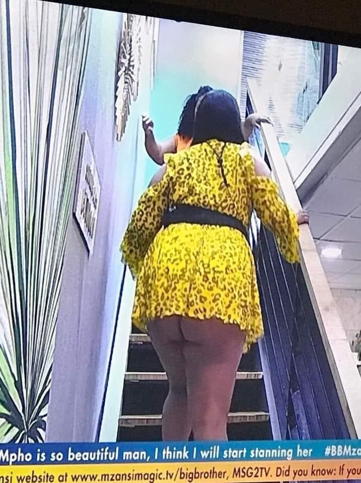 #BBMzansi Dinky 😂😂😂😂the entertainer I applaud 👏👏

Get all gist on this year's #BigBrotherMzansi by following me now