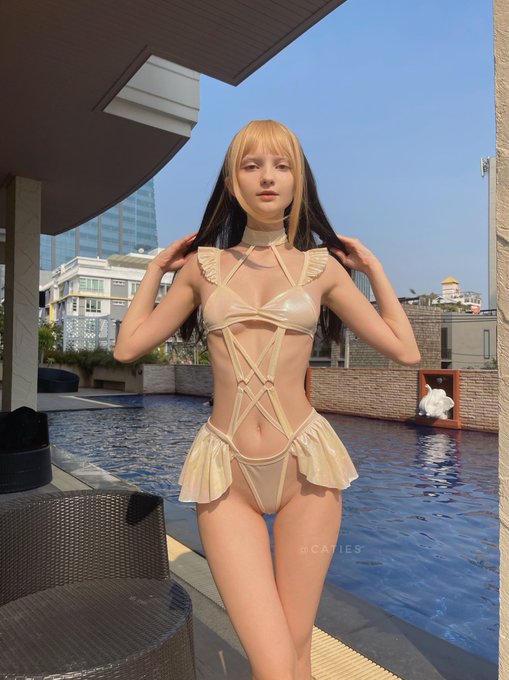 Watch Katie's leaked NSFW photo on TwXstars