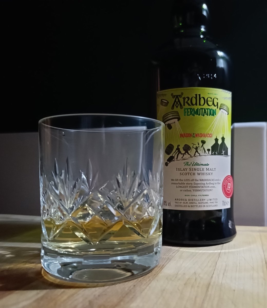 garryhunter's tweet image. Tonight&apos;s #properdram was a 13yr old mistake from @Ardbeg and it&apos;s pretty damn good, definitely worth the wait 🥃
#Fermutation #lifeisgood #slàinte