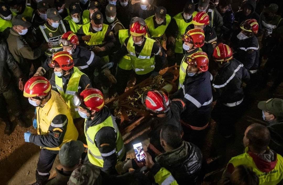 FAZHAJAZ's tweet photo. Photos the moments when Rayan,5, was removed from the 32 meter deep well in northern Morocco before he was announced dead. 

Innalillah. Rest in peace Rayan 💔

#SaveRayan 
#الطفل_ريان https://t.co/Cx8t79imxK