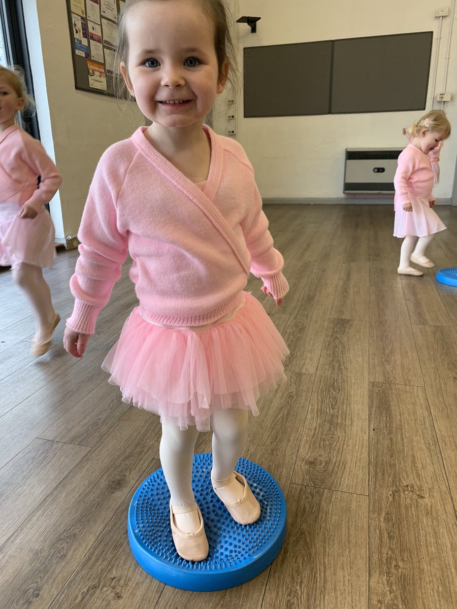 antheaking2's tweet photo. Balancing on the roundabout !! then rushing 🏃♂️to the services for a lip licking hot chocolate drink 😀
#littleballerinasandbuddingheroes #saturdaymorning #learningthroughdance #havingfun #enjoyment #creative #Smilesallround #learningthroughdance #antheamkingschoolofdancing https://t.co/fZForlaEtI
