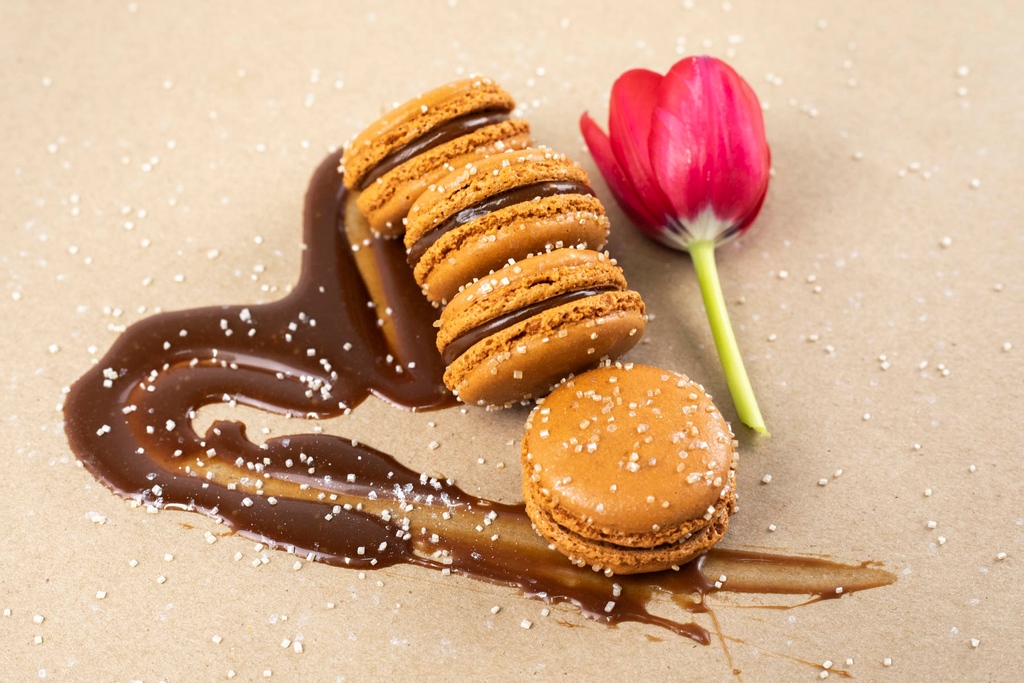 It's not too late to say "Je t'aime" with macarons❣️

Final day for V-Day reservations—send the gift that will light their heart on fire❤️‍🔥
#valentinesday 
#valentines #valentine #happyvalentinesday