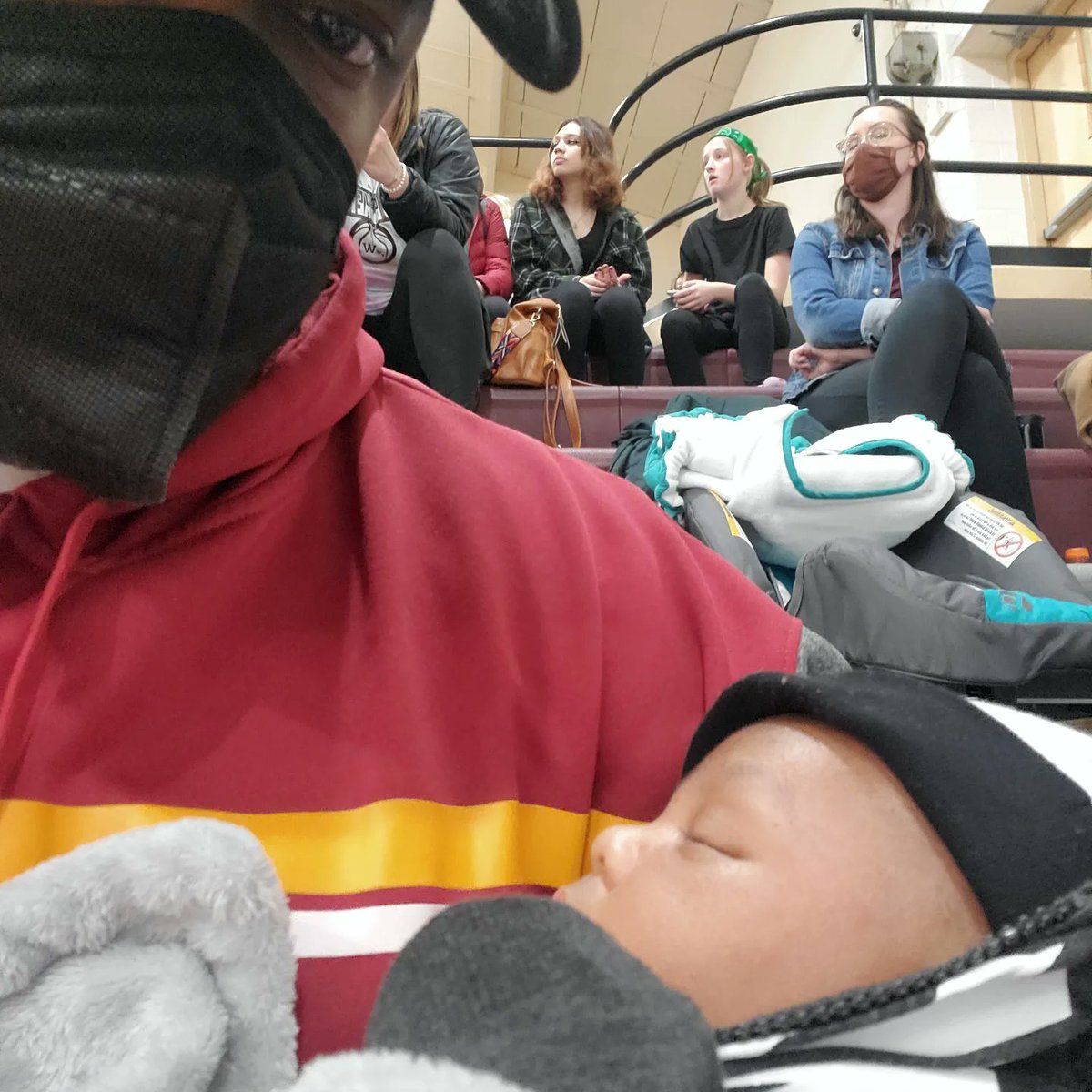 MAYHEM319's tweet image. Last night, was Blessed to watch my youngest child score her 1,000th point, as well as hold my Grandson for half the Game. Although the outcome wasn't what we wanted, the Memory will forever be priceless! The best night Ever. Team Williams! Williams Gang!!