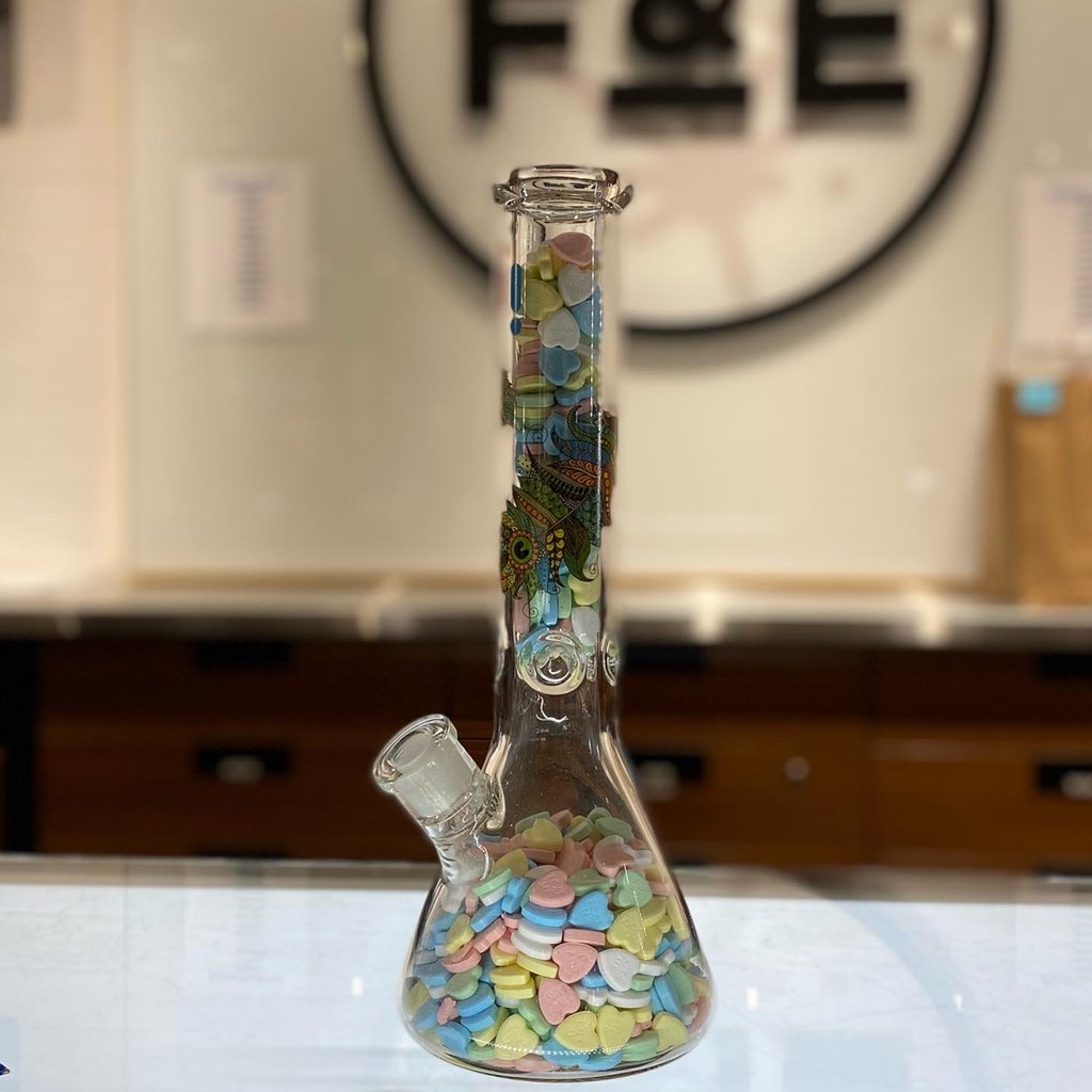 FlintAndEmbers's tweet photo. 💝V-DAY CONTEST💝
Guess how many heart candies are in the bong for a chance to win the bong
Contest rules are easy:
❣️Visit us in store (no purchase necessary)
❣️ Enter your name + number with your guess on the back of ticket
❕in-store contest only❕ https://t.co/Zc3IxODZCd