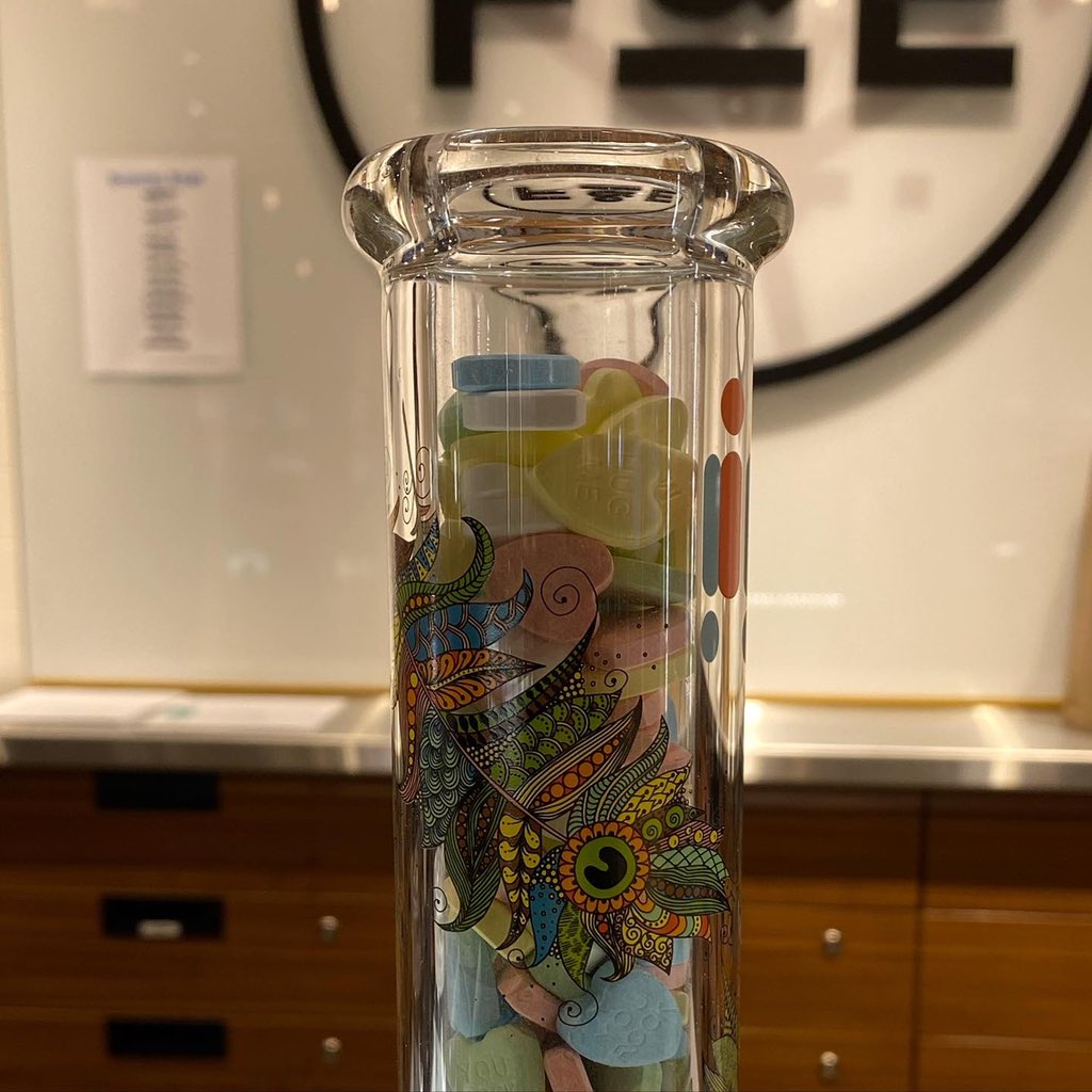 FlintAndEmbers's tweet photo. 💝V-DAY CONTEST💝
Guess how many heart candies are in the bong for a chance to win the bong
Contest rules are easy:
❣️Visit us in store (no purchase necessary)
❣️ Enter your name + number with your guess on the back of ticket
❕in-store contest only❕ https://t.co/Zc3IxODZCd