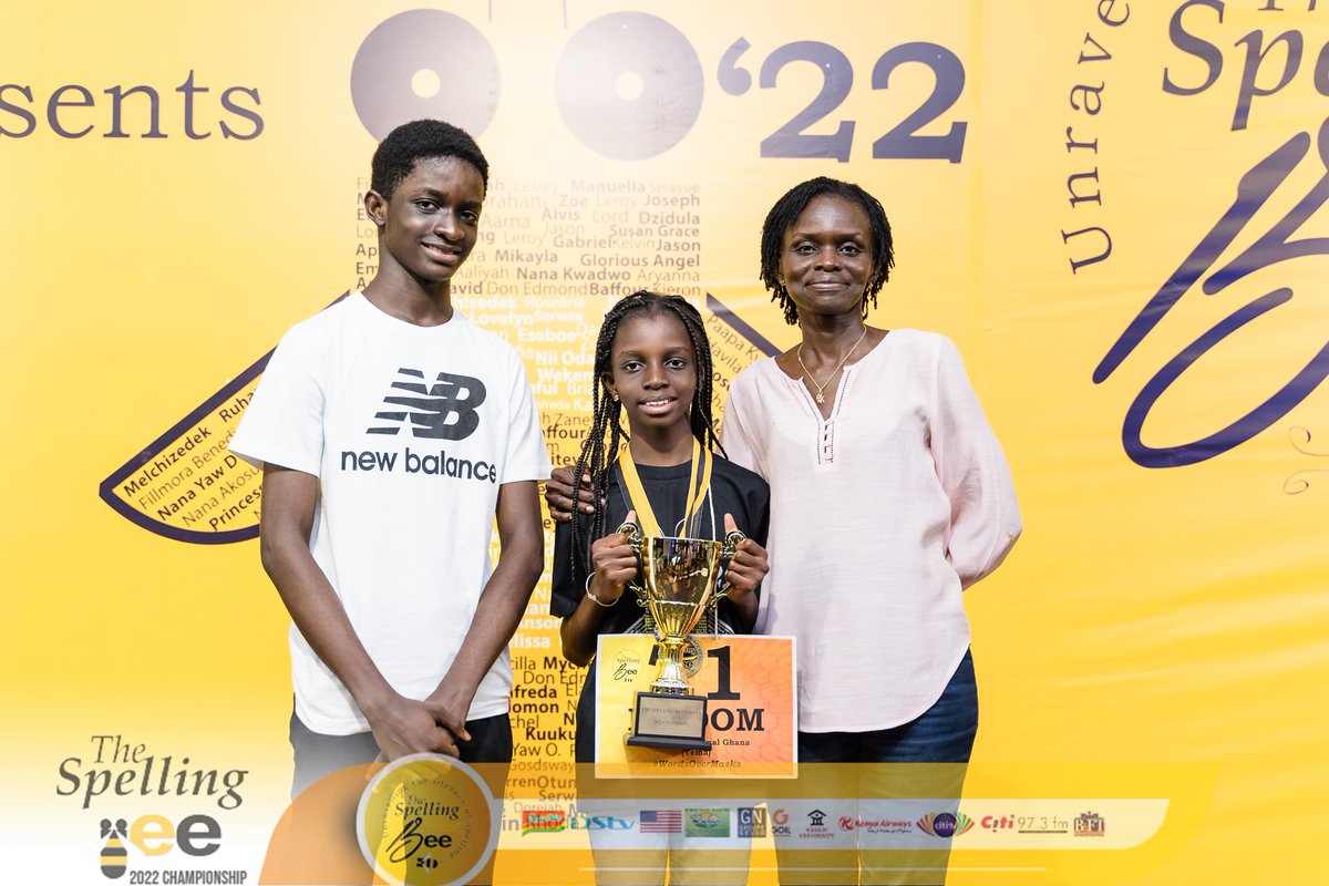 Citi973's tweet photo. In shot:
The Darko-Asare Family with @TSBeeGH National 2022 trophy
Read more here: https://t.co/VHlFZw592S
#CitiNewsroom #TSB2022Finals #WordsOverMasks #SpellingBeeyondBorders https://t.co/YslumKqdLS