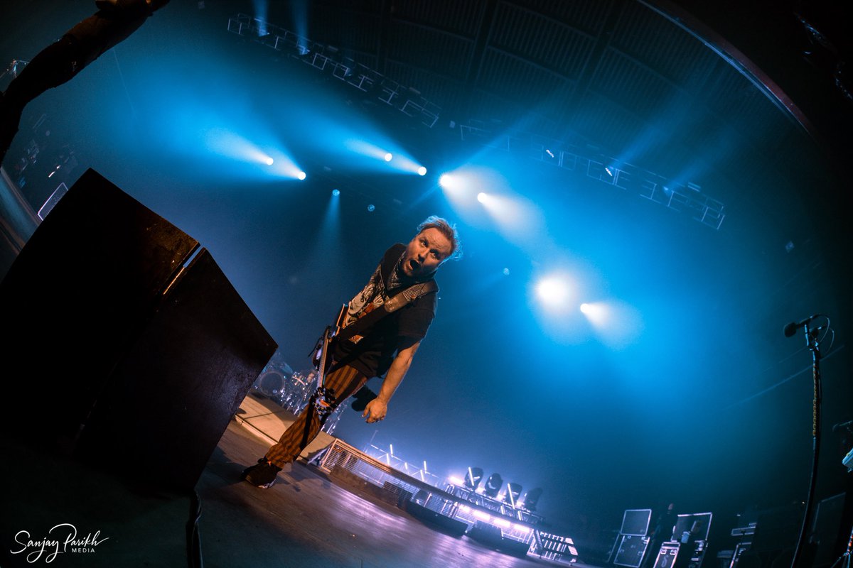 Shinedown's tweet photo. Vegas was unreal!

So good to see so many friends, family, and of course our incredible fans…

SOLD OUT in Reno! Who’s coming out? https://t.co/7hzaOuXZwg