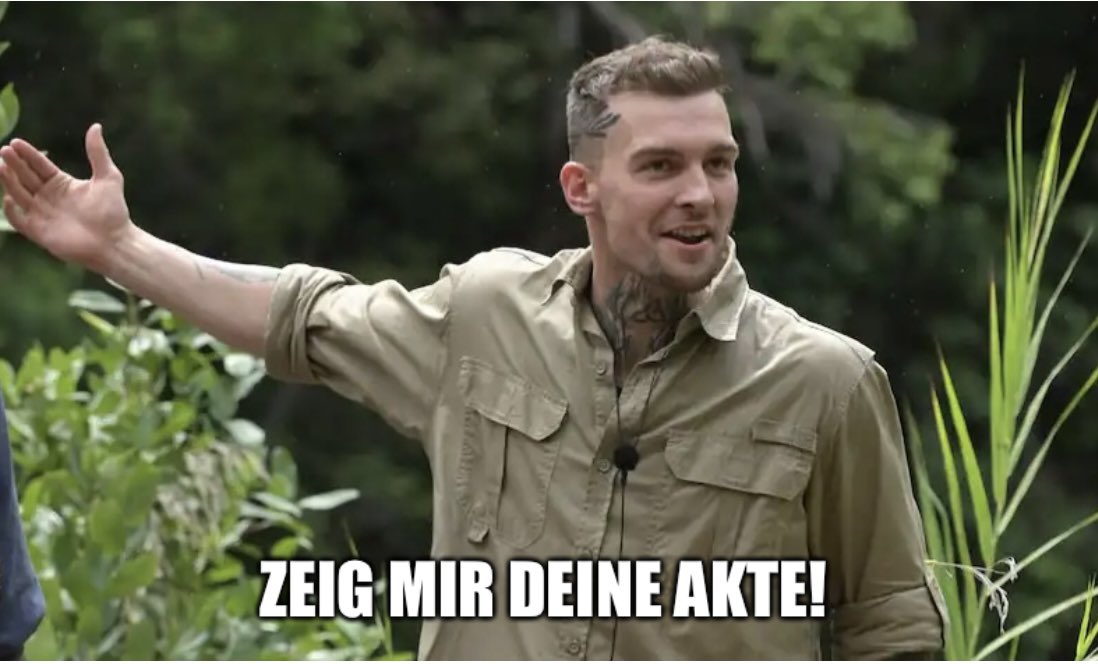 zweiniemand's tweet photo. Ich zum Notar, wenn Filip nicht gewinnt.

 #IBES https://t.co/z1qLkFfR8f