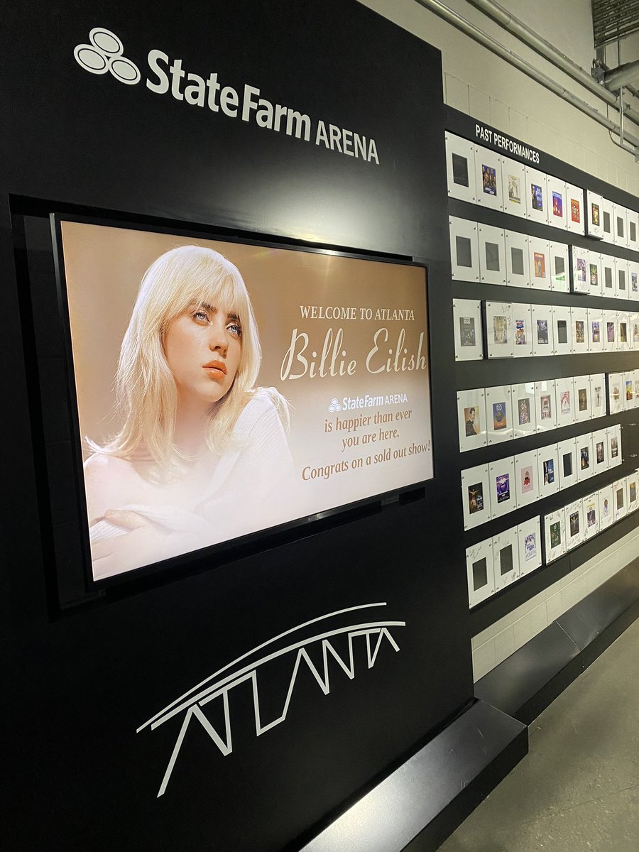 StateFarmArena's tweet photo. Welcome to Atlanta, @billieeilish!

We are Happier Than Ever you are here✨ Congrats on a SOLD OUT show! #HTEAtlanta https://t.co/QGkXT6Ib5E