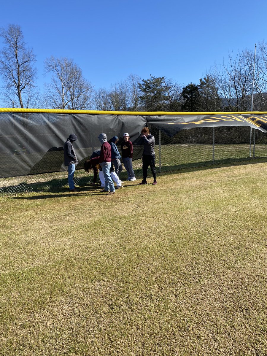 DadeCoBaseball's tweet photo. Thankful for the coaches, players and parents at our workday! https://t.co/dfBAfZDqGx