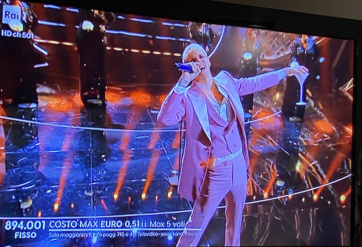 AdaTalarico's tweet photo. Come fosse #domenica Sta vita è un roller coaster @AchilleIDOL #Sanremo2022 https://t.co/58eZL2NmUL