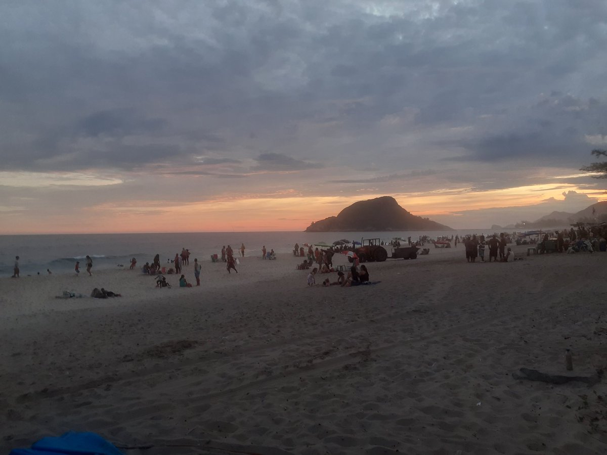 Rafaelpock's tweet photo. Fim de noite, fim de trampo ... https://t.co/BSyp7TK3ZK