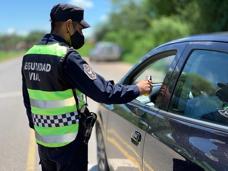 Recuerda:
- Evitar viajar de noche
- Usar siempre los elementos de seguridad como casco y cinturón, SRI para los más pequeños
- Respetar las velocidades máximas y las señalizaciones
- NO beber nada de alcohol si se va a conducir
✅Circulemos con responsabilidad 
#APSV #Salta