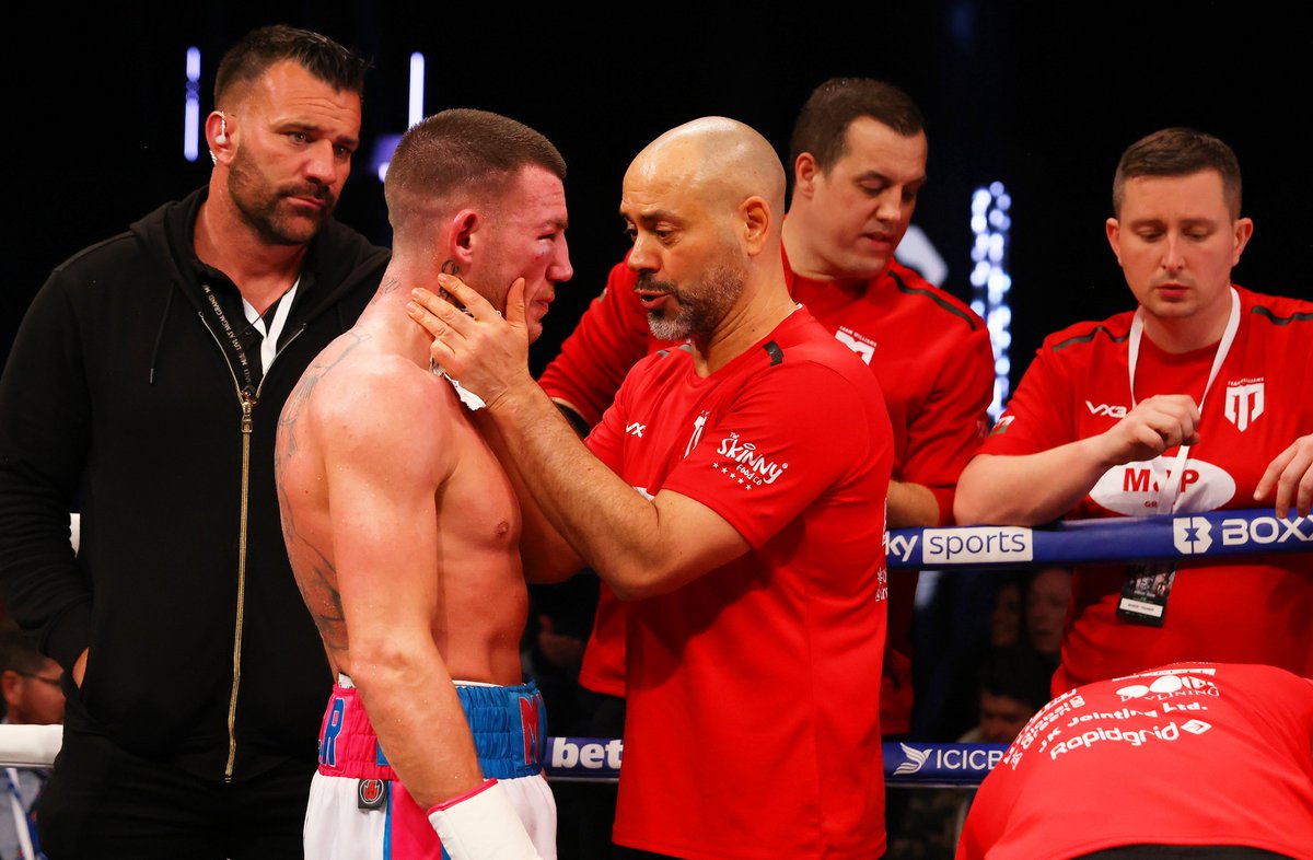 bet365's tweet photo. Knocked down by Demetrius Andrade and still managed to go the distance.
Knocked down four times by Chris Eubank Jr and still managed to go the distance.
Liam Williams. Heart of a lion.
#FightNightCardiff | #EubankJrWilliams https://t.co/TU33t8qs1Z