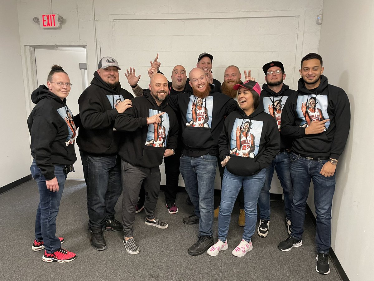 🎉I want to shout out this talented group of leaders! Their passion in driving the #TampaTerminator vision is the reason we finished #1 for the 3rd consecutive year! #Dynasty 🏆🏆🏆 @ExpStores @RyanWarnerEXP @kfsiller @stevebitto 🤖🦾