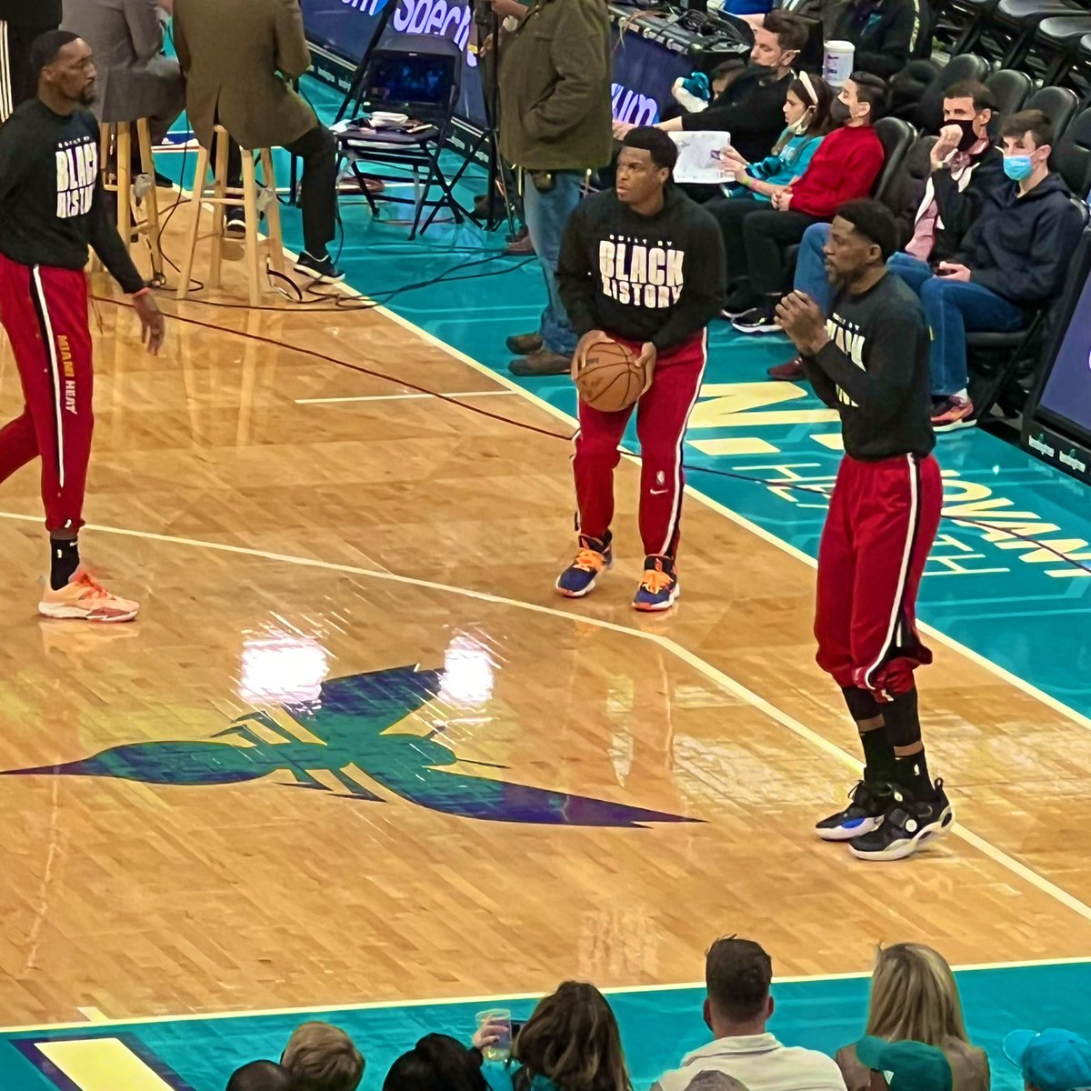 matapaul's tweet image. Kyle Lowry returns to the lineup tonight for the Miami Heat.

#MIAvsCHA #NBA75