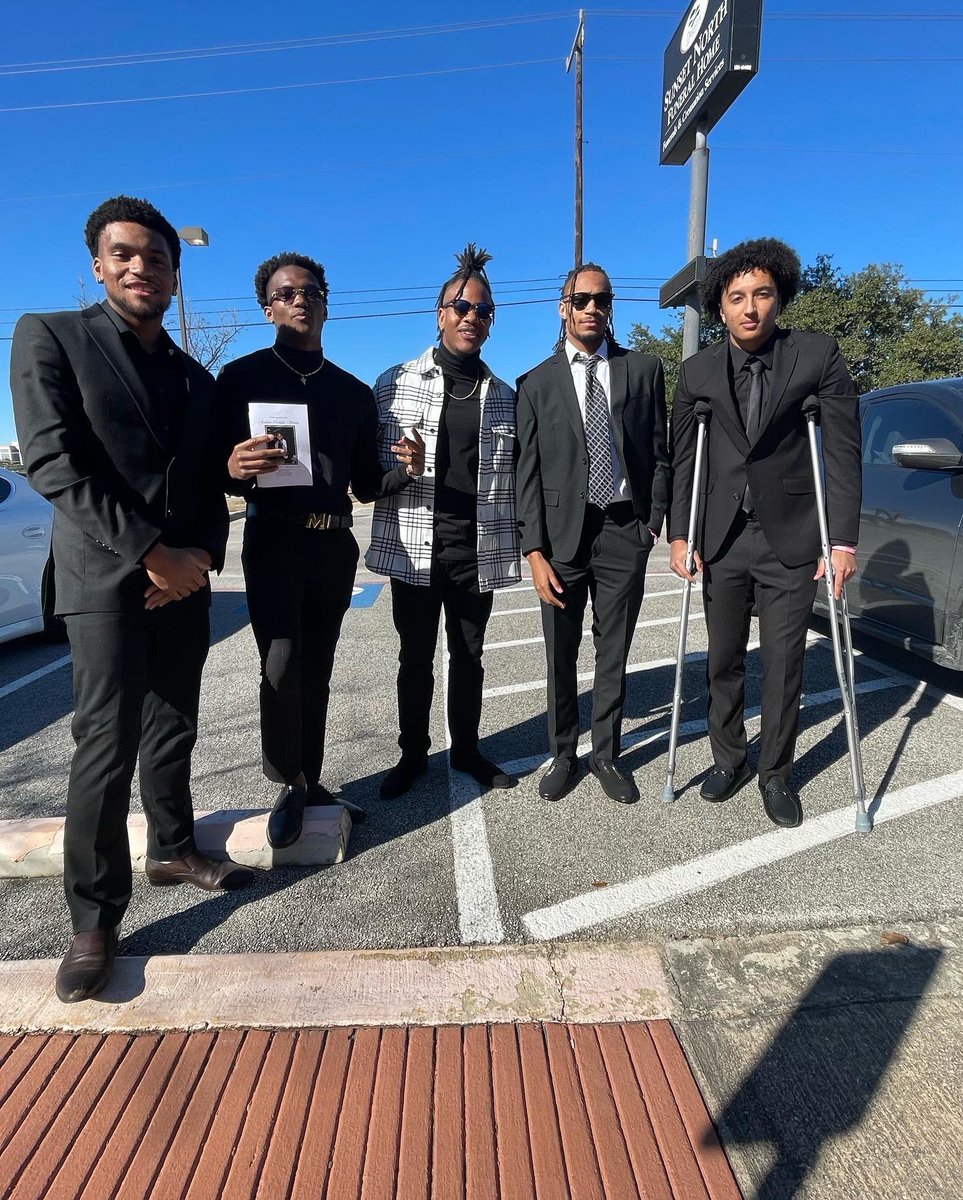 jaynutt3's tweet image. #LLJS love you 4L❤️