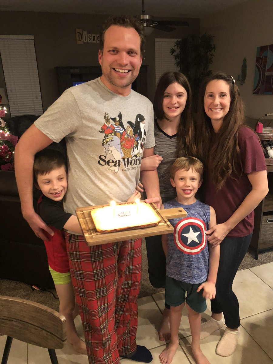 CoryWilson7's tweet image. Judy Hicks’ Lemon Squares for my 34th! #Scream #ScreamMovie