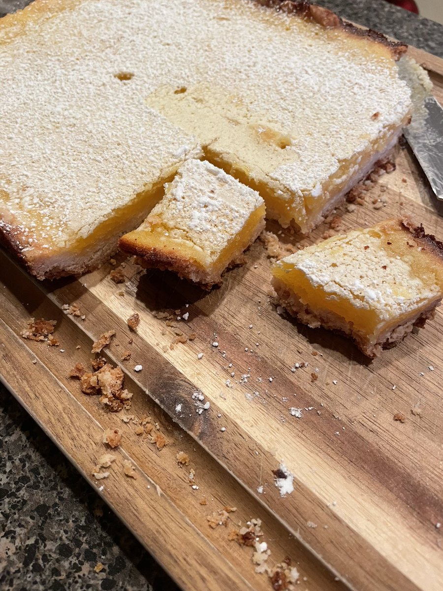 CoryWilson7's tweet image. Judy Hicks’ Lemon Squares for my 34th! #Scream #ScreamMovie