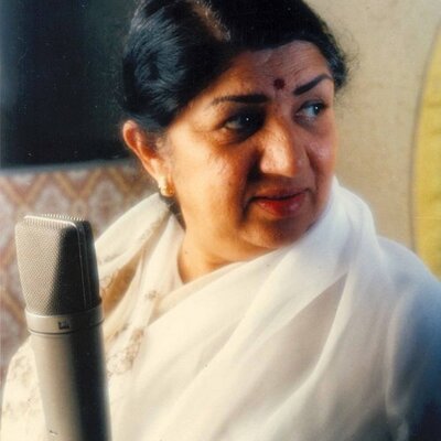 स्वर-साम्राज्ञी राष्ट्र की आवाज सहराब्दी की आवाज भारत कोकिला भारत रत्न से सम्मानित आदरणीय पूजनीय #लता_मंगेशकर जी का निधन अत्यंत दुःखी और कला जगत की अपूरणीय क्षति है प्रभु श्रीराम से प्रार्थना है कि इस महान दिवंगत आत्मा को अपने चरणों में स्थान दे। ॐ शांति शांति शांति ही् 💐🙏