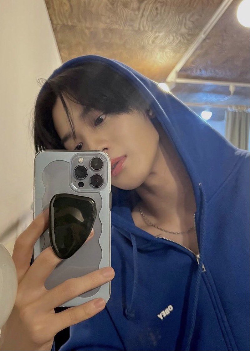strawbaejy's tweet photo. 【Ｓｅｃｒｅｔ　Ｎｕｍｂｅｒ】

yongbae filo / tagalog au

— wherein Aidrien, an International Relations student from LPU asks favor to local band member Chase for help, agreeing to be his friend's fake boyfriend.

cix filo socmed au https://t.co/5PrU8y19gw