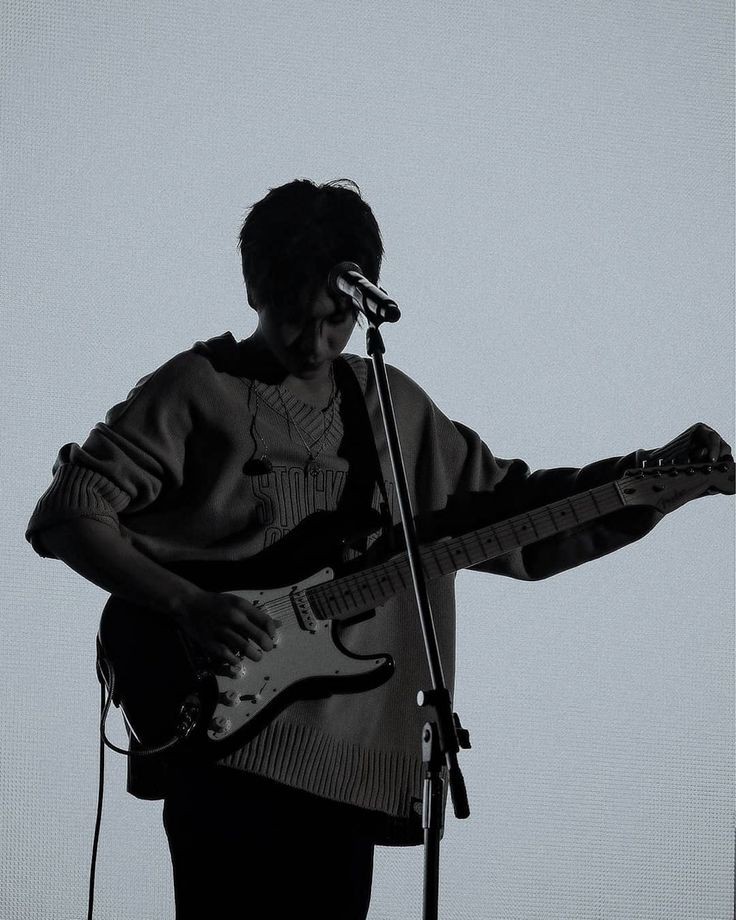PEPRTH's tweet photo. Tell me how much do you miss performing on the stage, I will go first. https://t.co/k1Wa7KyGes