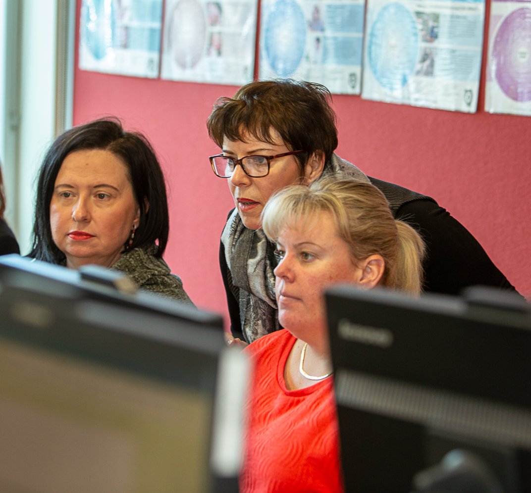 AdultLearningAu's tweet photo. Our free Adult Literacy and Numeracy Practitioner Program offers professional development to adult educators in Victorian #LearnLocals and starts soon! Participants love it because it's practical, inspiring and they get expert mentoring.
Apply at: https://t.co/YJCEpJcUy3 https://t.co/zQrlydnyFR