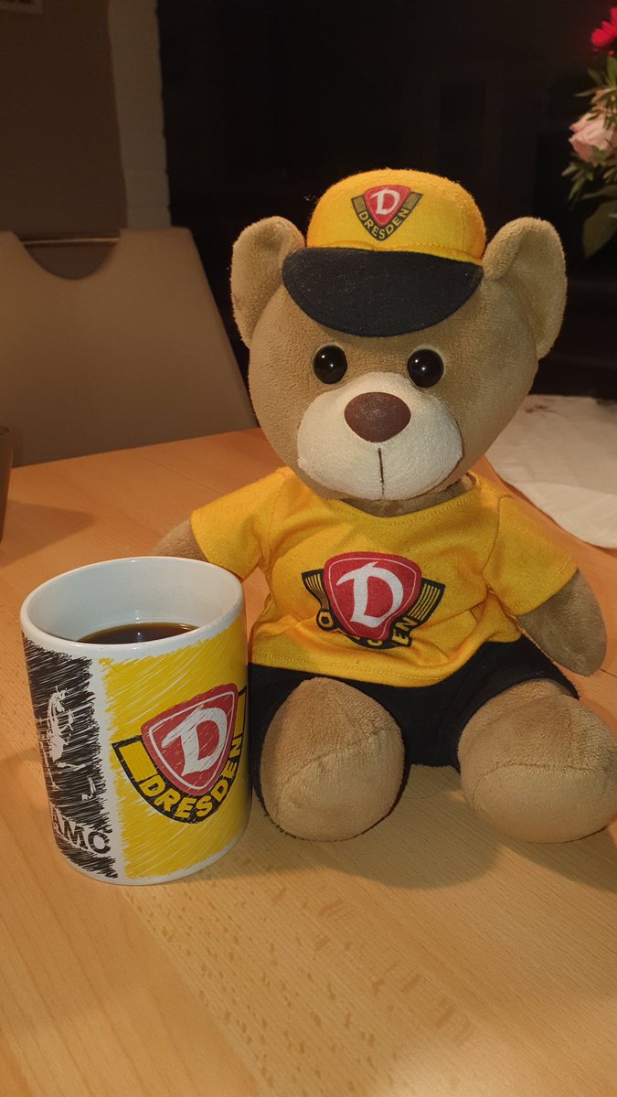 Guten Morgen, endlich geht's weiter ⚽️ ...allen im Stadion viel Spaß, die Punkte bleiben daheeme 💪🖤💛🍻 #sgd1953