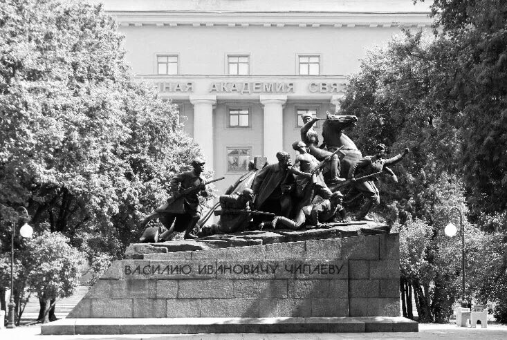 MMiransky's tweet image. Памятник В.И. Чапаеву в Куйбышеве (Самара) и копия в Ленинграде (Санкт-Петербург). «В 1933 г. выполнили повторную отливку для установки копии памятника Чапаеву в Ленинграде». Подробнее: companybest.ru/publications/6…