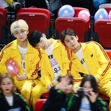 miwon17_'s tweet photo. This iconic Mingyu Woozi photo sequence turns 3 y/o today @pledis_17 https://t.co/7Q1rG0qCE8