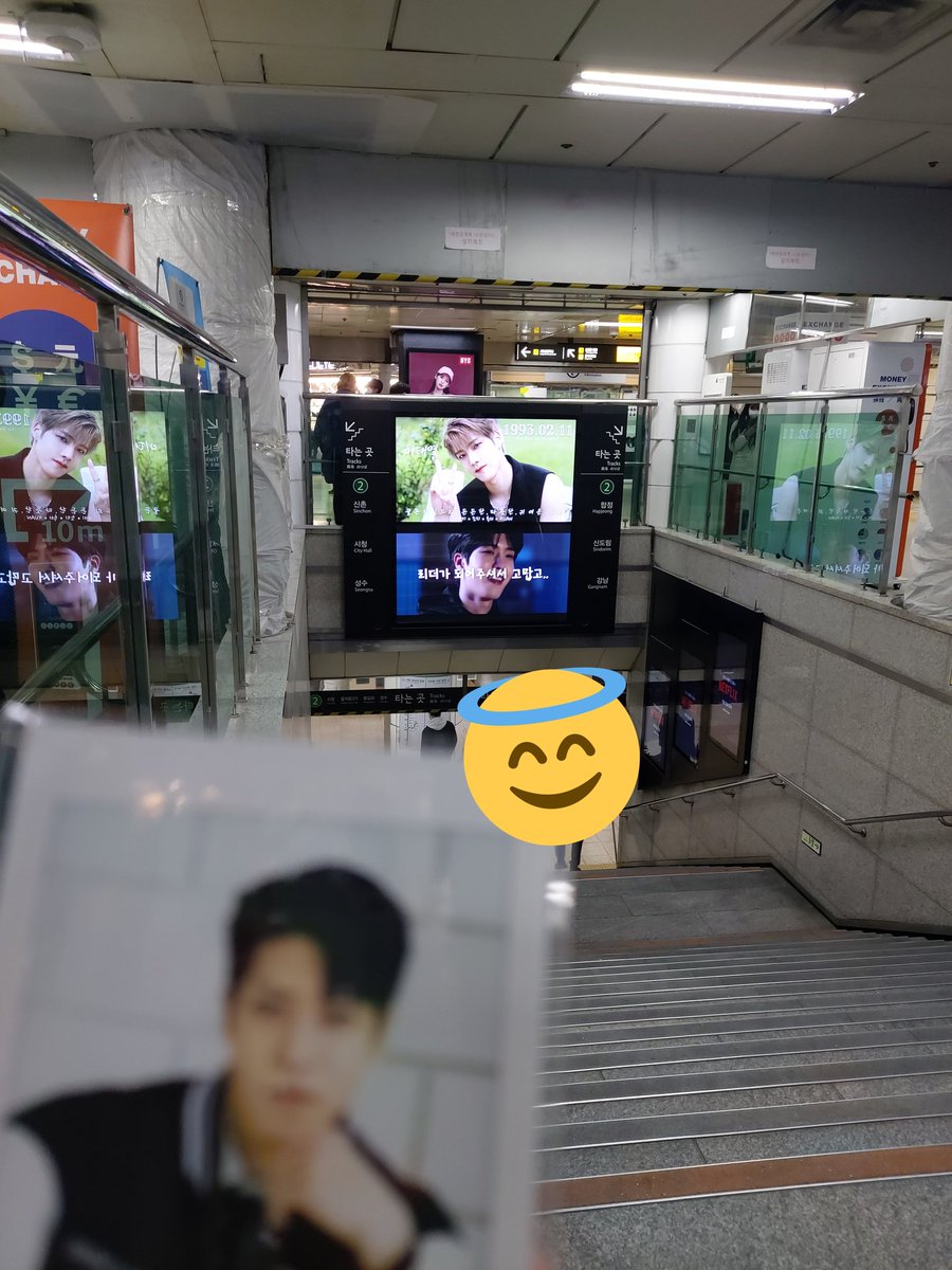 Soft_GNCD_10's tweet photo. 멘트 너무 예뻐요ㅠㅠㅠㅠㅠ
대열찌 생일축하해♥︎
난 소심하지만 폴라도 들고 찍었다고😍 그만큼 사랑한다는 뜻이라고🥰
 #겨울에_태어난_우리의_햇살_대열아_생일축하해 https://t.co/l4ubwwMtaC