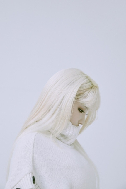 2NE1Achievement's tweet photo. Park Bom will release the first OST sound source for the popular webtoon 'Fight My Way', the title name is 'You Are My Mirror' on the Naver series on Febuary 8th.
Park Bom's charming tone and singing method completed the unique mood of 'You Are My Mirror'. https://t.co/top66PEDqA