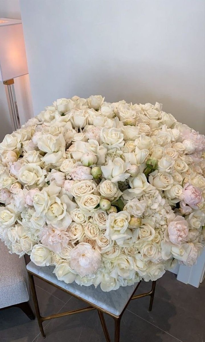 Получите чашечку тепла, 
100 улыбок, блюдце радости, 
2 пригоршни чуда и добра, 
Минус 8 кг усталости! 
С добрым утром!!!