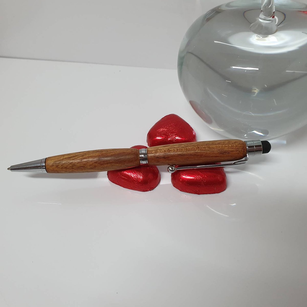 BarnMiddle's tweet photo. Handturned Wooden Pen https://t.co/a9o2mRyokl  #ExecutivePen https://t.co/nV5oh0KB3V