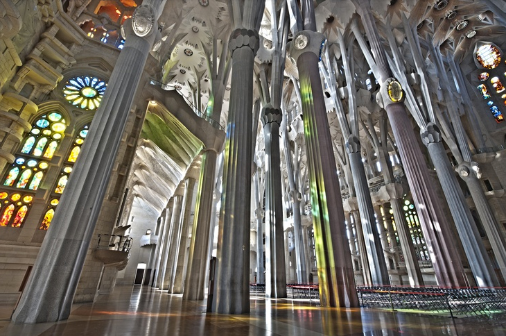 Video of the Sagrada Familia Cathedral Finished Rendering bit.ly/3kZBZYd