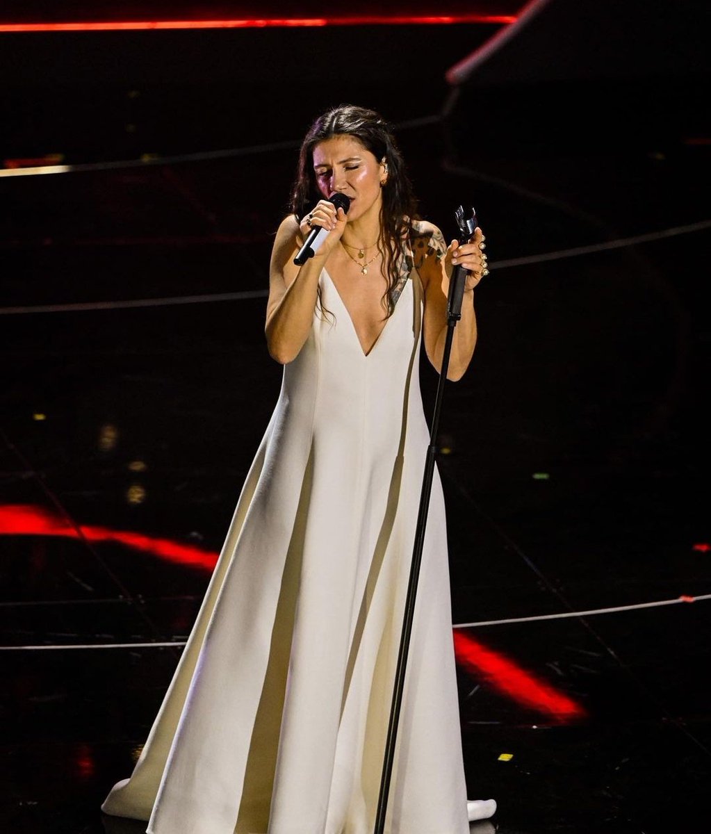 per noi ha vinto la tua semplicità, la tua voce, la tua dolcezza e la tua eleganza. Elisa sei un'anima pura❤️
<a href="/elisatoffoli/">Elisa</a> #sanremo22