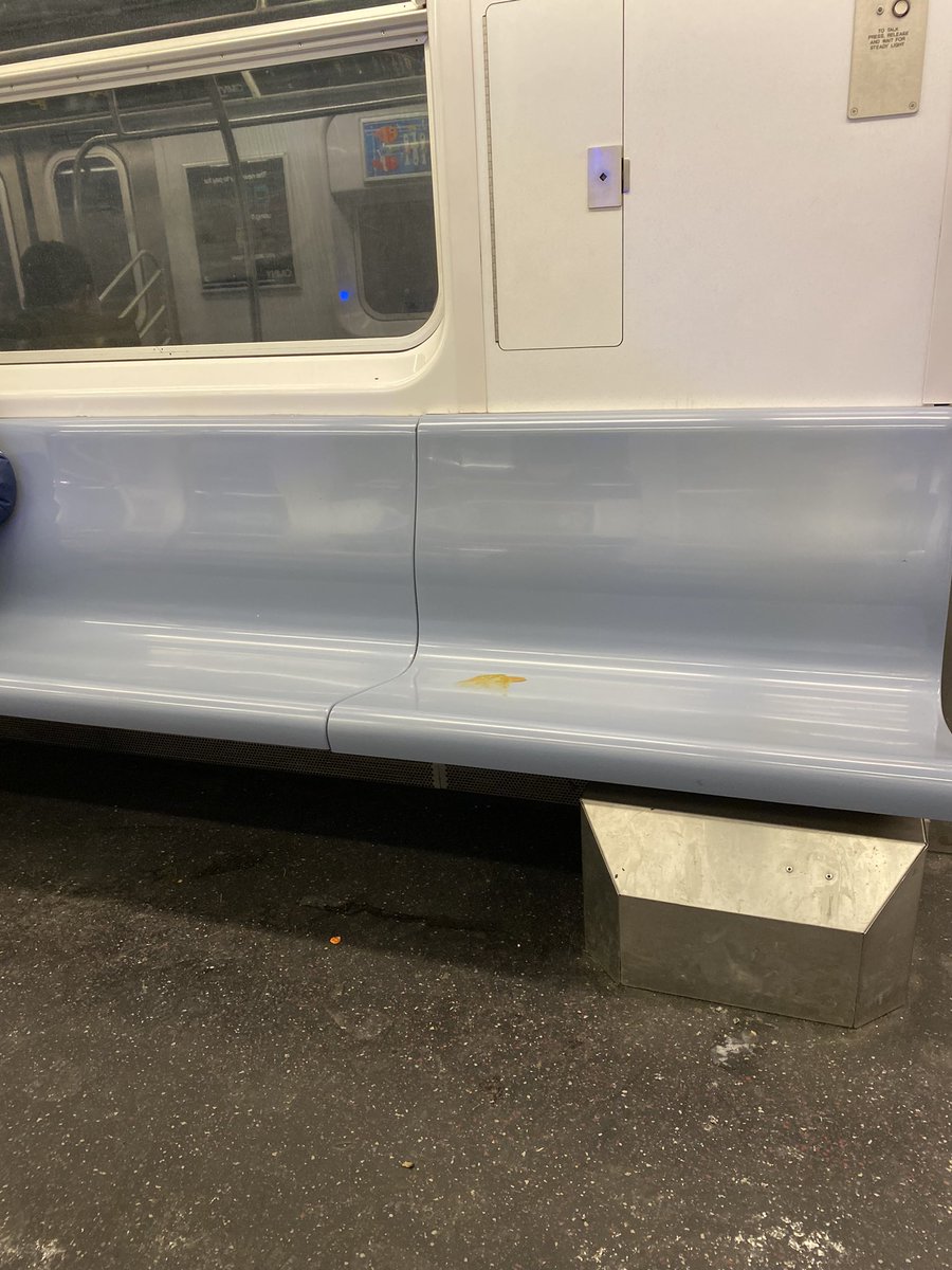 EmmaBGardner's tweet photo. Really missed taking the subway all the time. I ❤️ NY. https://t.co/7twxgZ3faW