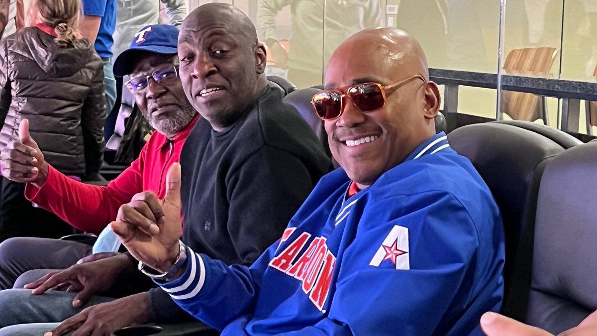 NJITRollTeik's tweet photo. Celebrating the 10-year anniversary of the @UTACollegePark, with @UTAMavsMBB, @UTAMaverickMB, recognition of Jim Spaniolo who was president of @utarlington when the CPC opened, @UTAMavsWBB game tomorrow, and more!

#MavUp #CPC10 #GoMavs https://t.co/w4Dv2UvjFT