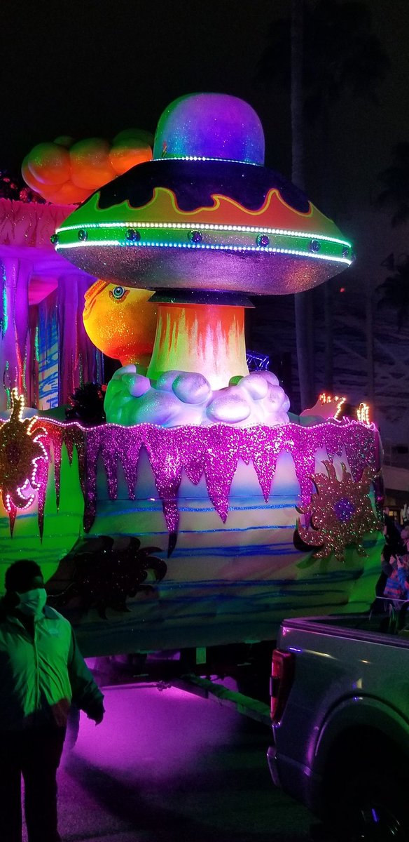 dbloccupancy's tweet image. Such a great parade!  #UniversalMardiGras #UniversalOrlando