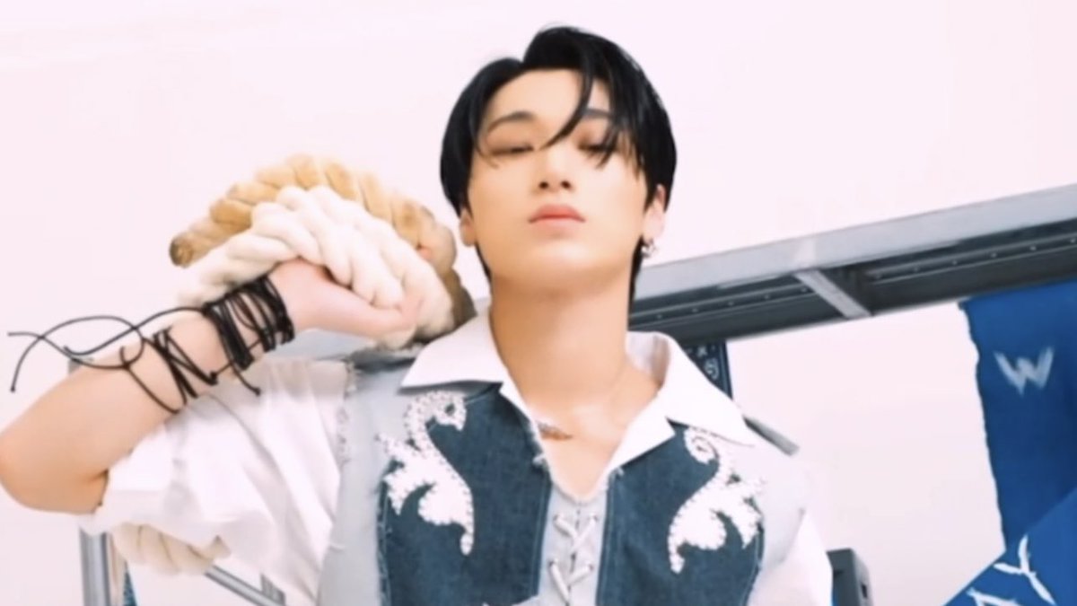 sankaissed's tweet image. san in pirates of the universe behind 🎥