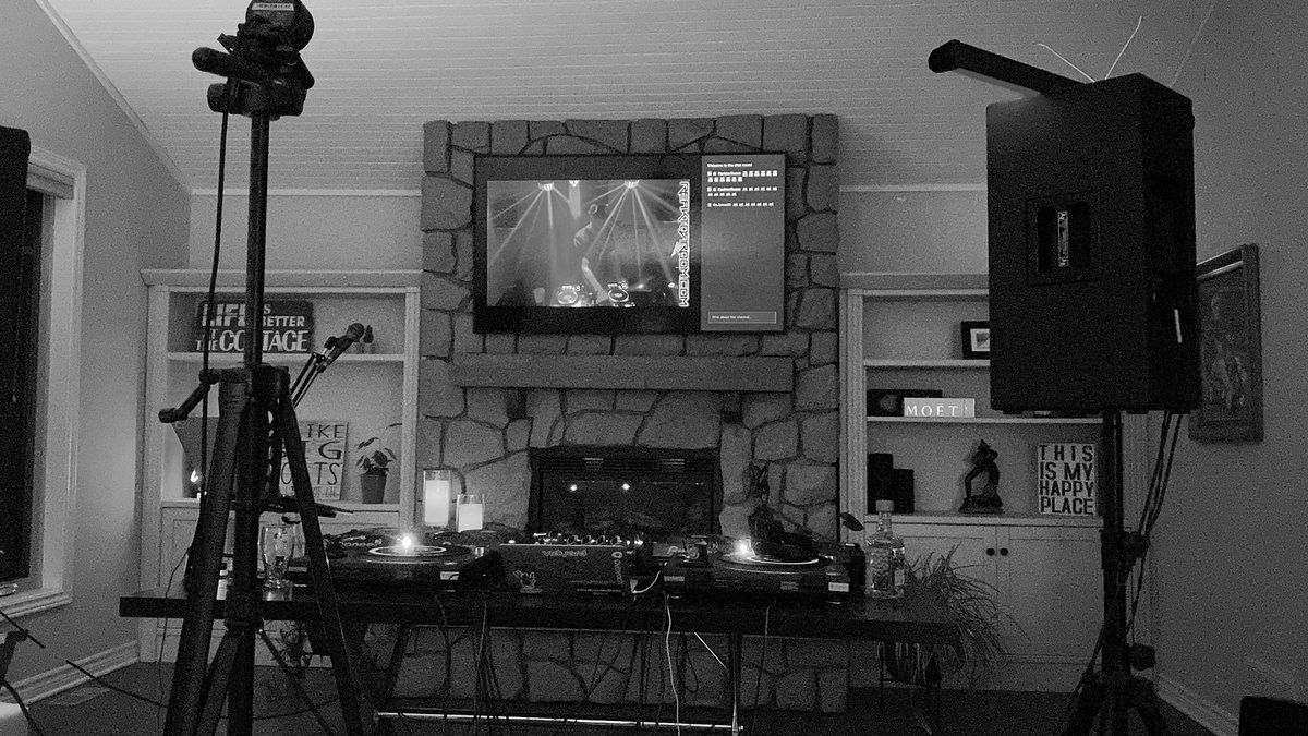 dj_mikeEmike's tweet photo. Reverse angle… we are live on https://t.co/OfyH73TyL8 come hang!!! #Livestream #LIVE #edm #housemusic #SaturdayVibes https://t.co/Bcz75CvaOc