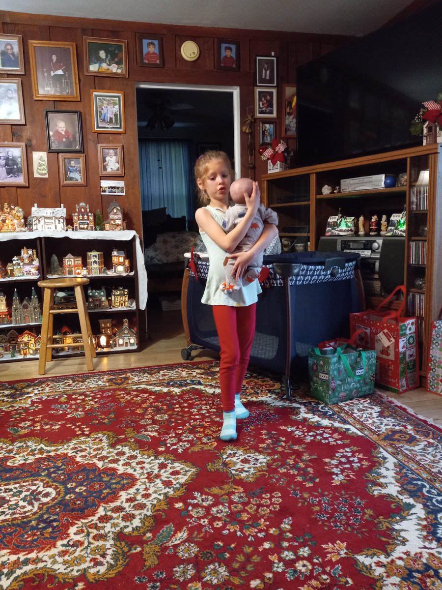 ruby_christy's tweet image. Never thought being a mom at 19 would happen but 9 years ago I did become a teen mom. Never been easy. The dad not in the picture at all does not see her or anything. I would never change anything she my everything.