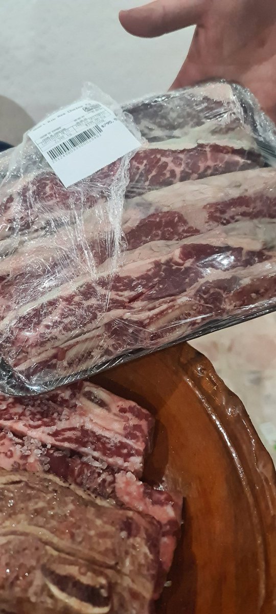 manu_pichardo's tweet photo. Hola @ChedrauiSelecto 
Es una pena lo que pasa con tu calidad. Compre hoy carne de "primera calidad" en tu tienda de interlomas y resulta que para la tarde que inicio a cocinar la carne esta echada a perder, con un olor espantoso y color verdosa. Dejo imágenes 1/3 https://t.co/YnHceTlGPe