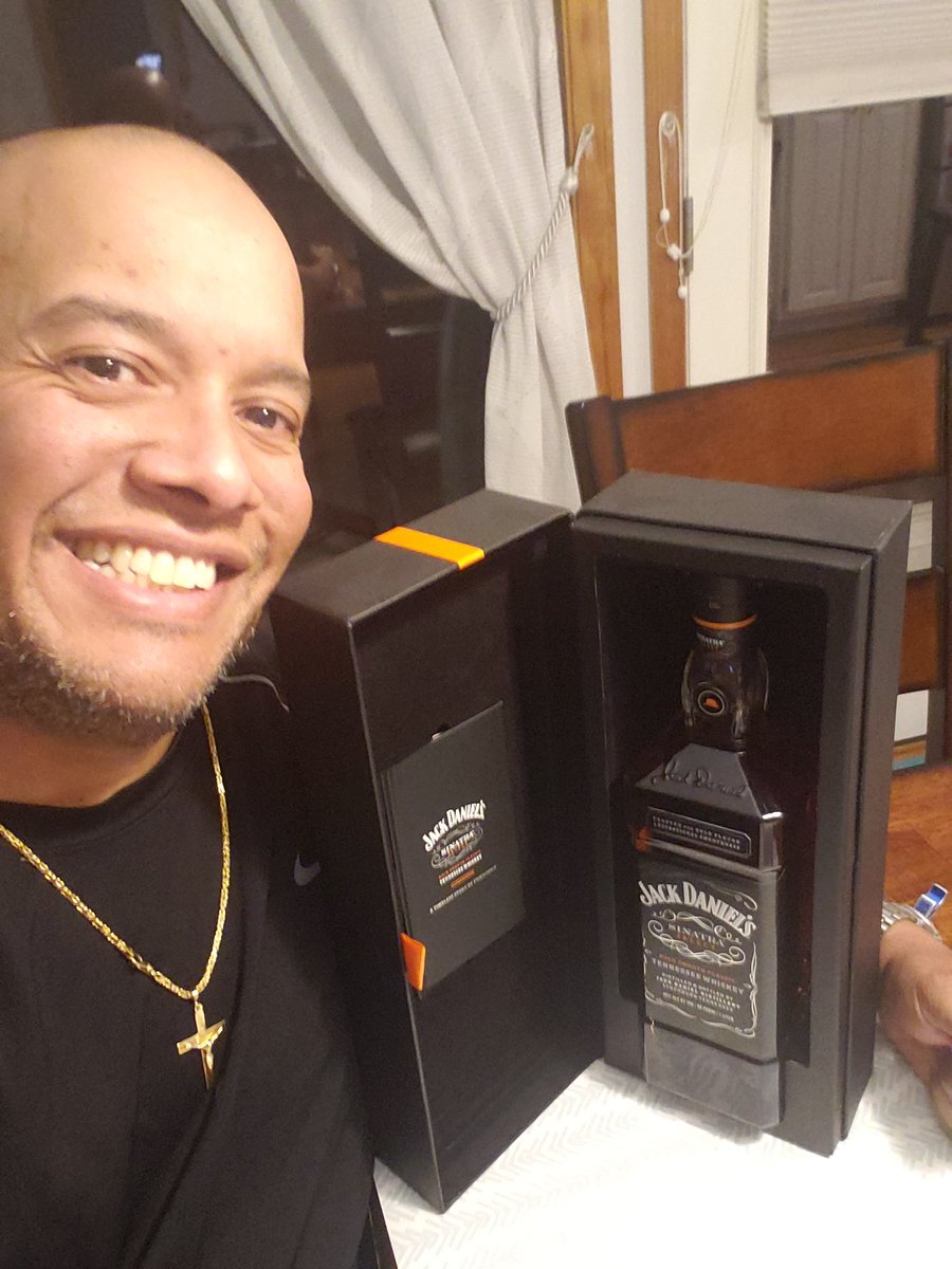 wuwu33's tweet photo. I love visiting my brother! Salud! #JackDaniels #sinatraselect #whiskey #Tennessee https://t.co/IUzo0lE5Ly