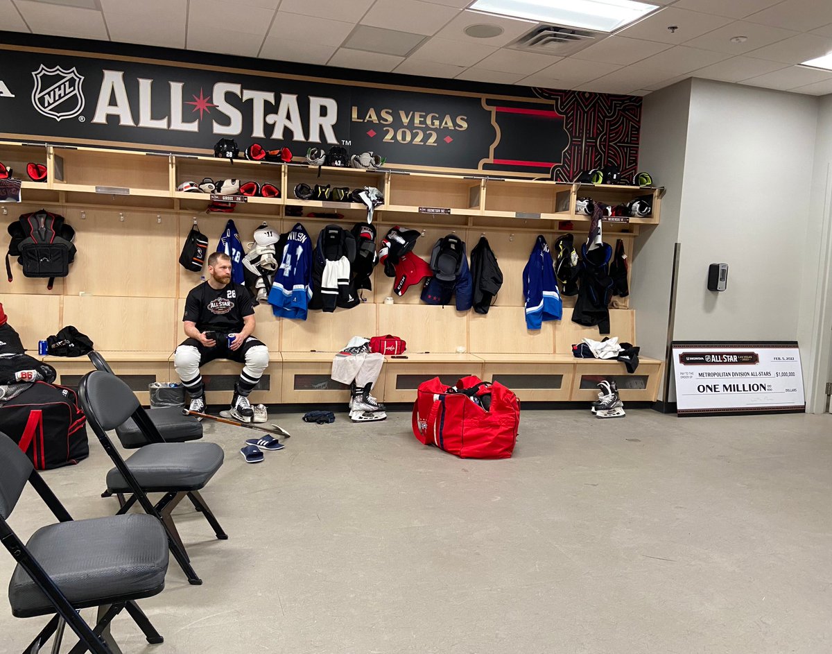 NHL All-Star Game MVP enjoying a cold one.

(📷 by Flyers PR guru Zack Hill)