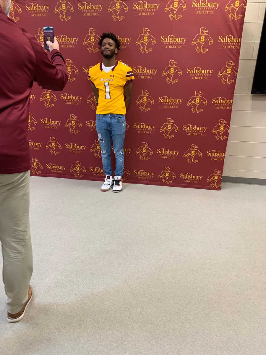 BelizaireDario's tweet photo. Great visit!!@SeaGullFootball https://t.co/LhbfLAbvzy