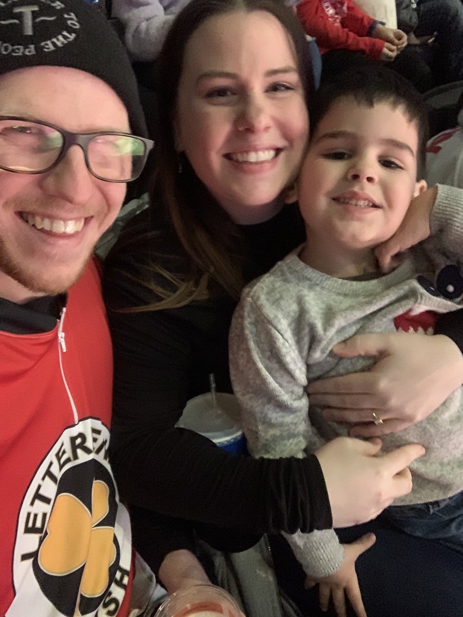 Tquarto12's tweet image. Family night at the Griffins #gogrg