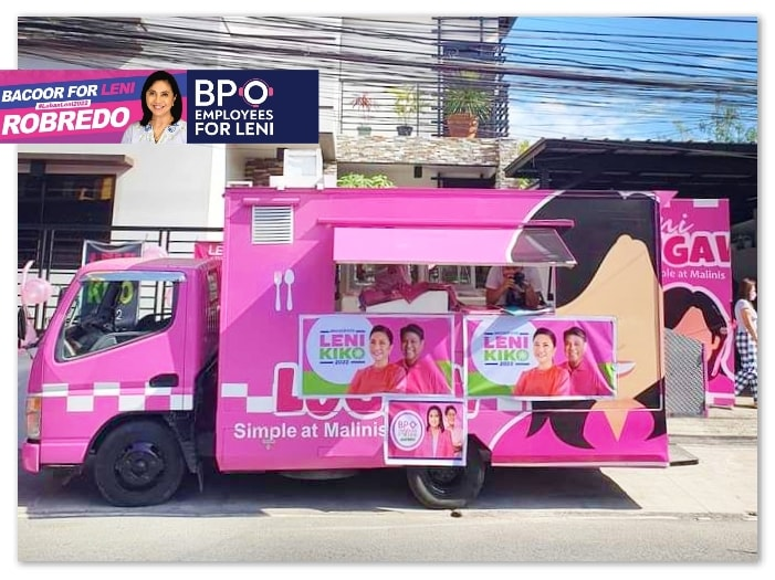 CrushMajor's tweet photo. "Kahit hindi Wednesday, tuloy pa rin ang diwa ng #HelpLikeLeni activities - libreng legal assistance, medical drive, tarp and stickering, at ang signature lugaw sa bayan ng masipag at magiting." - Bacoor for Leni/BPO Employees for Leni
#AngatLahatKayLeni #LeniKiko2022 https://t.co/4lljLQoXQ8